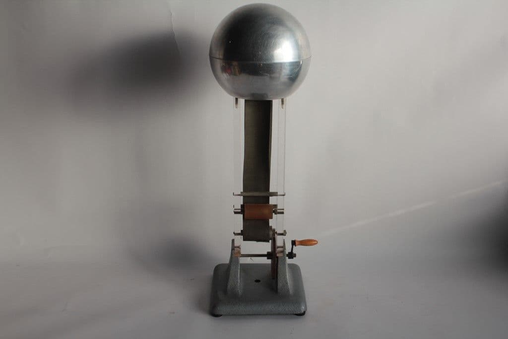 Ancien Générateur de Van de Graaff Machine électrostatique